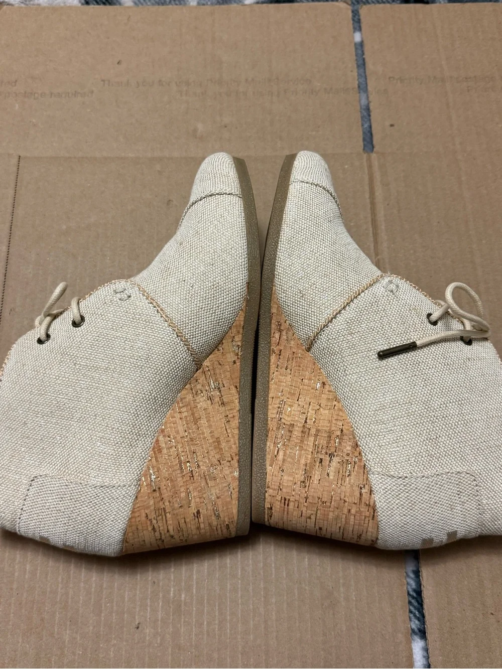 Like New! TOMS Desert Wedge Laced Ankle Booties Natural Metallic Linen Women's 8